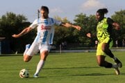Pravý obranca Matej Blaži (vľavo) pomohol AC Nitra k víťazstvu 5:1 v Šuranoch gólom a asistenciou.