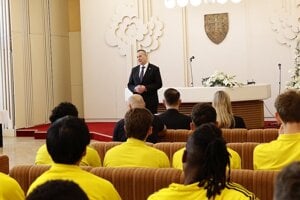 Primátor Dufinec v máji ďakoval členom futbalového tímu za jeho výkony.