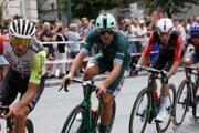 Dánsky cyklista Mads Pedersen v žltom drese lídra bodovacej súťaži Vuelty 2025.