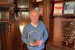 Dan Brown exkluzívne pre SME: Vytvárame technológie, na ktoré nie sme zrelí. Je úžasné, že sme ešte nevypustili jadrovú zbraň