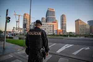 V centre Bratislavy prebieha evakuácia kvôli nálezu munície. Trolejbusy a autobusy odklonia