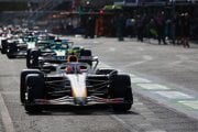 Jazdci F1 počas kvalifikácie na Veľkú cenu Azerbajdžanu. 