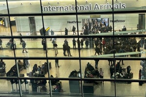 Terminal 2 londýnskeho letiska Heathrow. 
