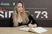 Angelina Jolie predstavila v San Sebastiáne film Couture.