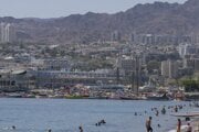 Izraelský Eilat na brehu Červeného mora.