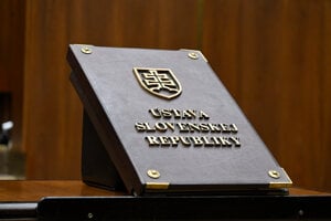 Eurokomisia je znepokojená zmenami v slovenskej ústave