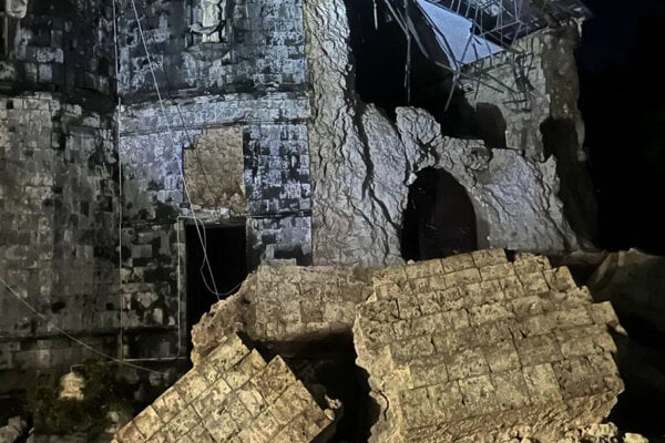 Poškodená arcidiecézna svätyňa Santa Rosa de Lima v meste Cebu.