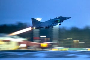 Švédske viacúčelové lietadlo JAS-39 Gripen.