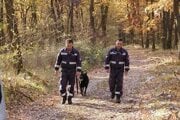 Pred rokmi hľadali policajti v lese aj telo zavraždenej mladej ženy. 