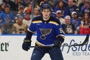 Dalibor Dvorský v drese St. Louis Blues. 