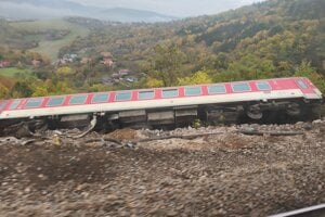 Obavy, rešpekt, alebo pohoda? Cestovali sme vlakom po trati, na ktorej sa zrazili dva rýchliky