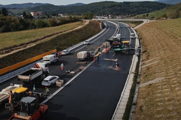 Práce na R2 Kriváň - Mýtna vrcholia.