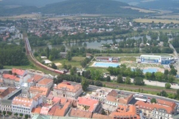 Prestavba železnice by mala trvať 33 mesiacov.
