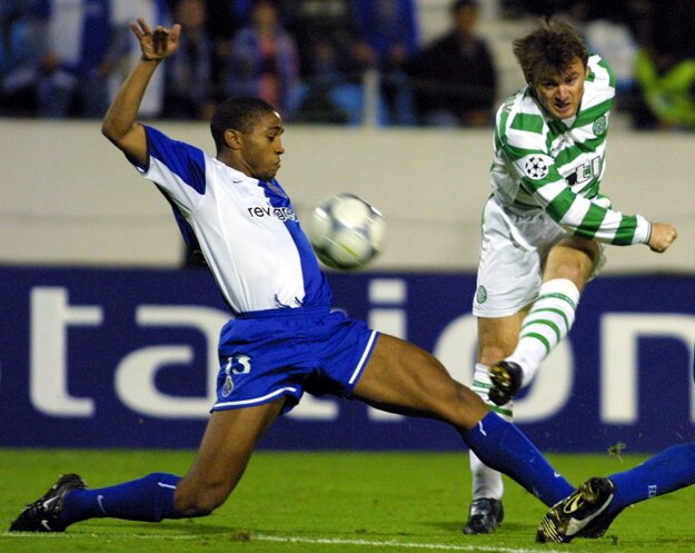 Ľubomír Moravčík (vpravo) si v minulosti dres Celticu Glasgow obliekal.