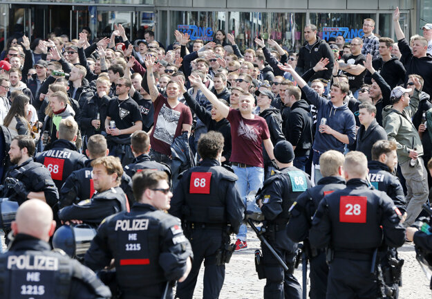 Nebezpečiu vyčínania sa polícia chcela vyhnúť.