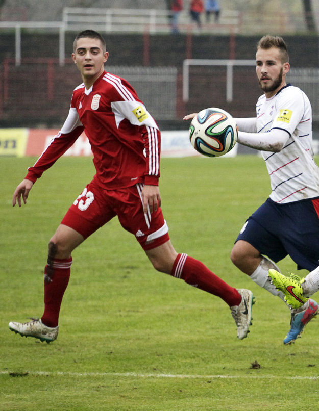 Bývalý útočník banskobystrickej Dukly Michal Faško (č. 23) strelil dnes v Suttone dva góly.