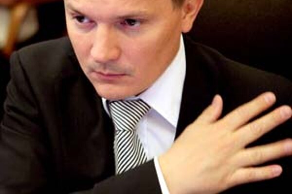 Kolegovia z vlády chcú od ministra financií Jána Počiatka oveľa viac, ako im môže dať.