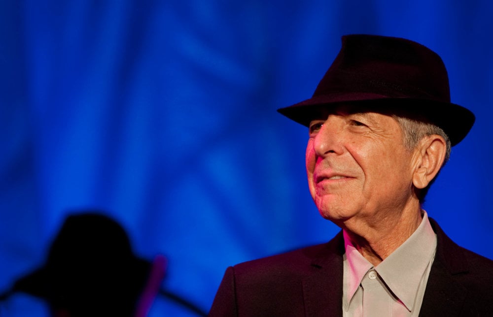 Spevák Leonard Cohen počas svojho vystúpenia v Bratislave v roku 2010. FOTO ARCHÍV SME - VLADIMÍR ŠIMÍČEK