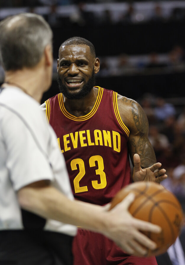 LeBron James bol opäť hviezdou svojho tímu.