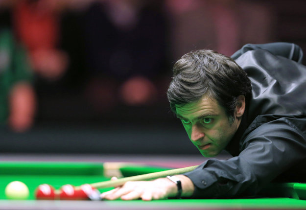 Ronnie O'Sullivan udivuje presnosťou i rýchlosťou.
