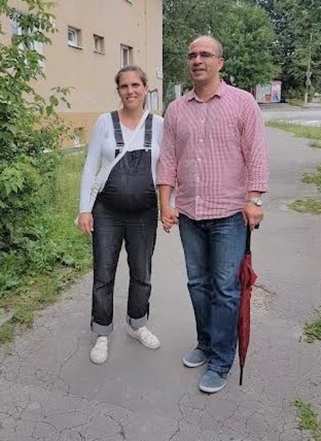 Mária Gáliková na prechádzke s manželom Romanom.