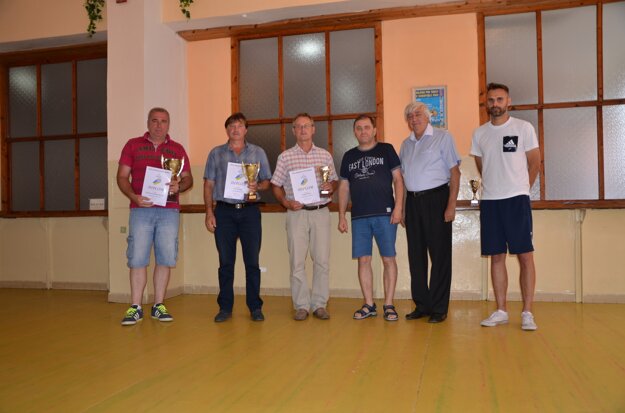 I. trieda, zľava: O. Soltész (Krh. Dlhá Lúka), D. Gallo (Vyšná Slaná), T. Bulík (Drnava), J. Džubák, J. Chanas, L. Dávid.