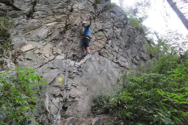 Ferrata má veľa pomôcok, označili sme ho za slušné C-čko. (zdroj: PB)