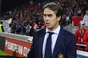Tréner španielskeho národného tímu Julen Lopetegui v pondelok oznámil mená futbalistov, ktorých povolal namiesto absentujúceho tria.