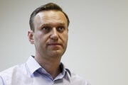Moskovský súd poslal ruského opozičného lídra Alexeja Navaľného do väzenia.