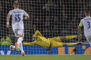Najlepším Slovákom bol brankár Martin Dúbravka. 