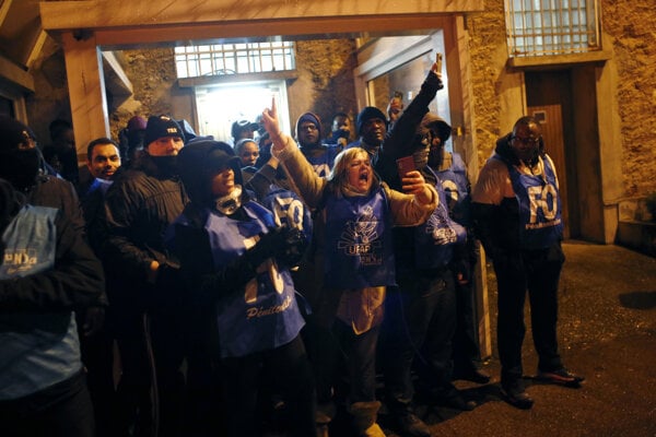 Odbory zamestnancov väzníc vyzvali na protestnú akciu.