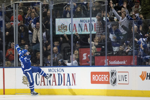 Mitch Marner z Toronta v noci žiaril.