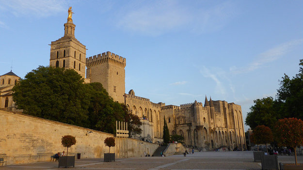 Pápežský palác