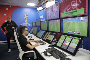 Videotechnológia, ktorá pomáha rozhodcom na MS vo futbale 2018.