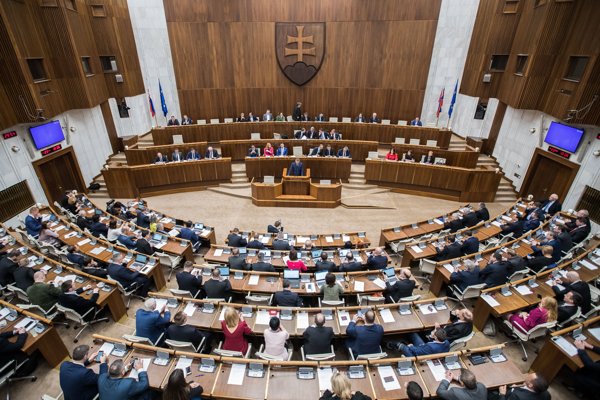 Nové ministerstvo nebude, návrh SNS v parlamente neprešiel