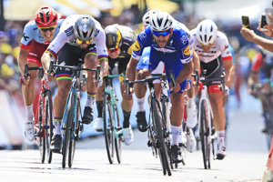 Peter Sagan (vľavo) a Fernando Gaviria (vpravo).