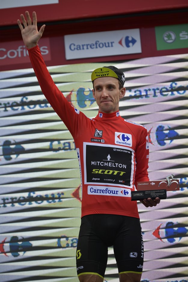 Simon Yates je naďalej lídrom Vuelty.