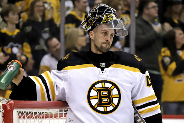 Jaroslav Halák v drese Boston Bruins.