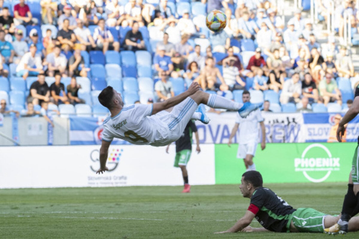 Slovan sa na veľký klub iba hrá