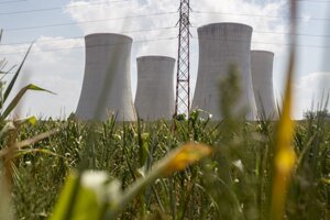 Jadrová elektráreň Dukovany.
