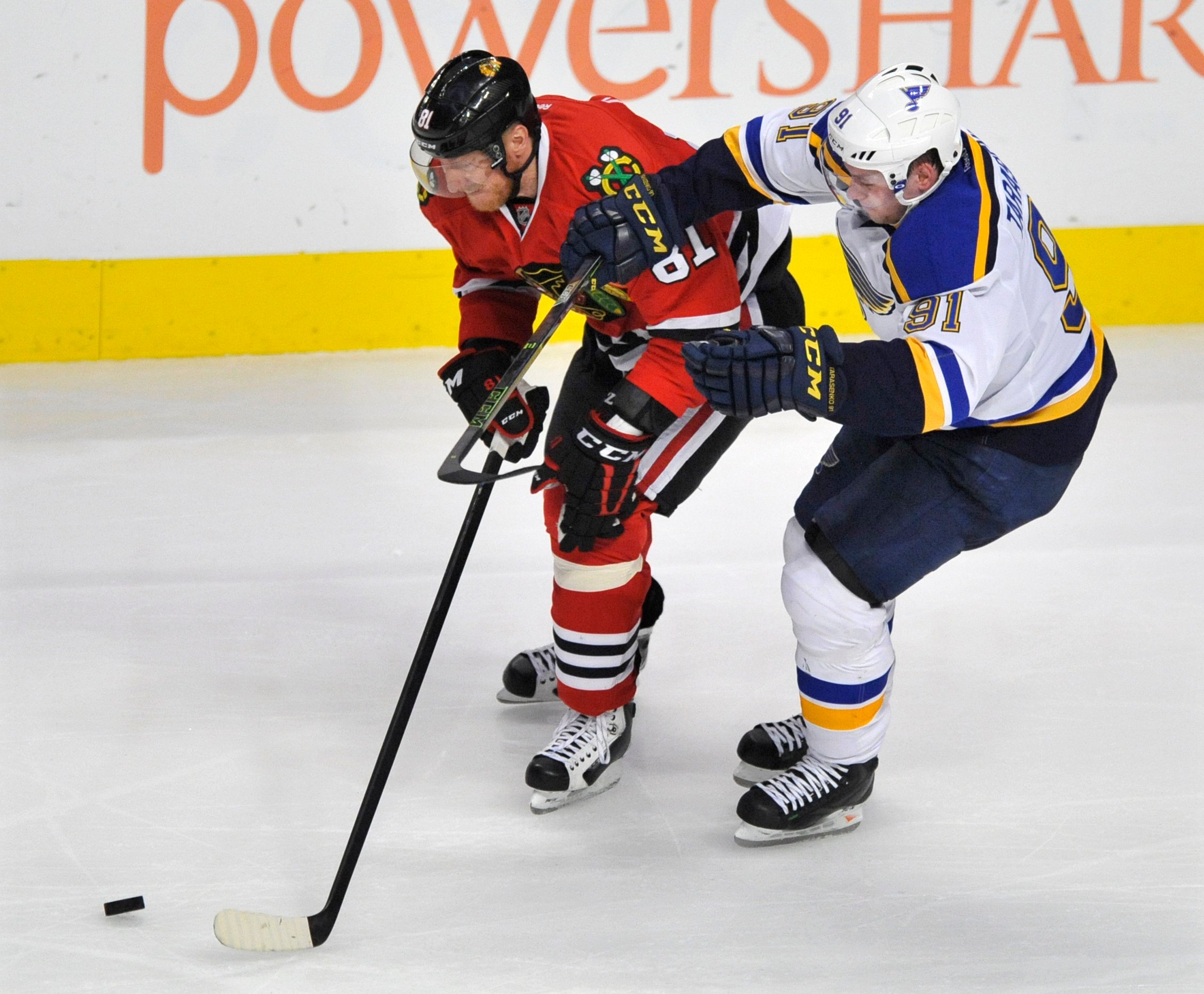 blues_blackhawks_hockey-43ac78a38cb04f99_r4163.jpeg