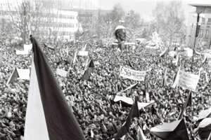 27. november 1989 na námestí v Žiline.