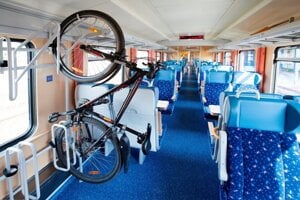 Vo vlakoch je obmedzený počet stojanov na bicykle