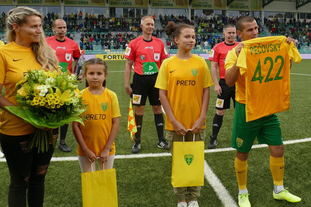 Viktor Pečovský s rodinou.