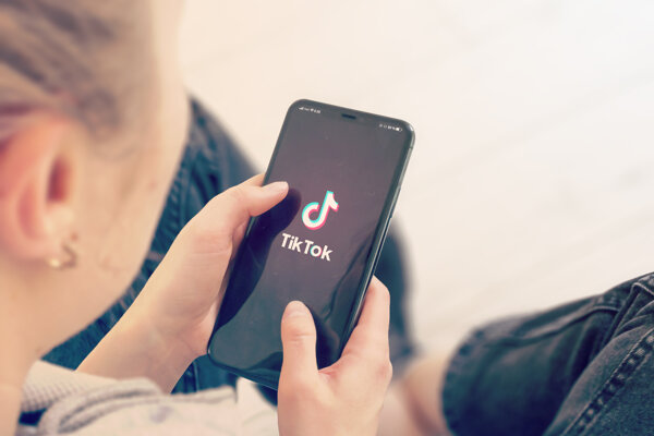 Čína obvinila Spojené štáty zo šikanovania aplikácie TikTok