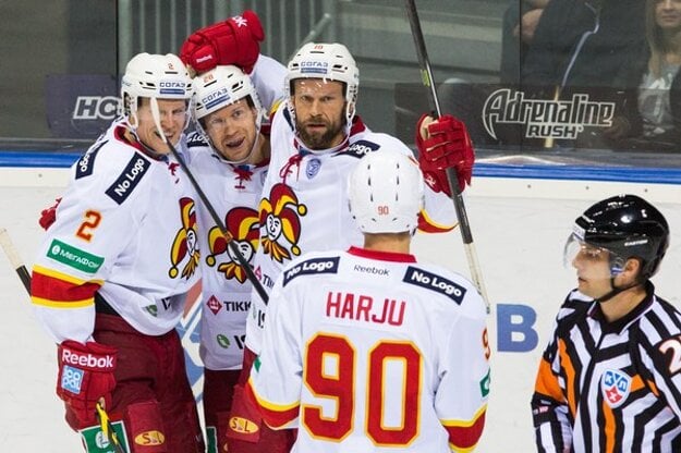 Jere Karalahti (tretí zľava) ešte v drese Jokeritu Helsinki.