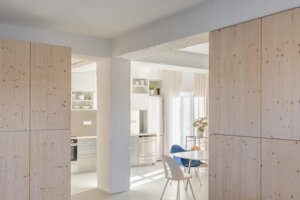 Rekonštrukcia bytu T25 v Bratislave
Ateliér: TOITO architekti
Architektúra: Katarína Príkopská, Ivan Prikopský, Tomáš Szőke
