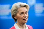 Predsedníčka Európskej komisie Ursula von der Leyenová prichádza na 5. summit Európskeho politického spoločenstva v Budapešti.