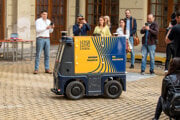 Autonómne vozidlo od francúzskej firmy TwinswHeel bude jazdiť aj v Bratislave.