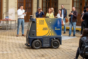 Autonómne vozidlo od francúzskej firmy TwinswHeel bude jazdiť aj v Bratislave.